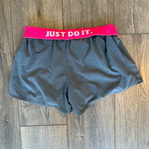 Girls Nike Dri-Fit Shorts - Picture 3 of 4